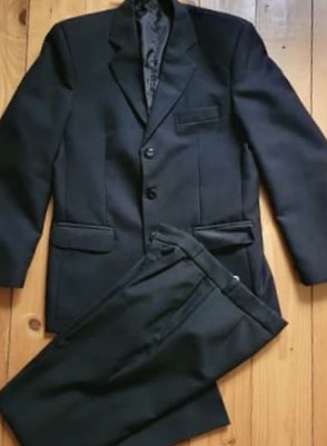 klasicky čierny oblek S/M - Obrázok č. 1