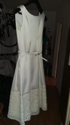 Biele saténové šaty zn. Closet - Obrázok č. 1