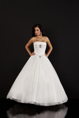 Svadobné šaty - Obrázok č. 1