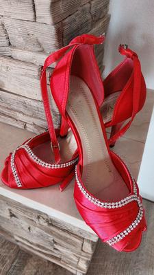 Červené topánky - Obrázok č. 1
