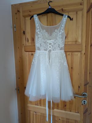 Biele šaty - Obrázok č. 1