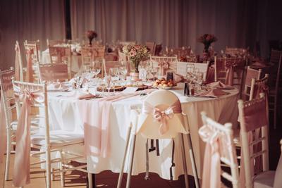 Prenájom - biele chiavari stoličky - Obrázok č. 1