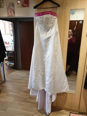 Svadobné šaty - Obrázok č. 1