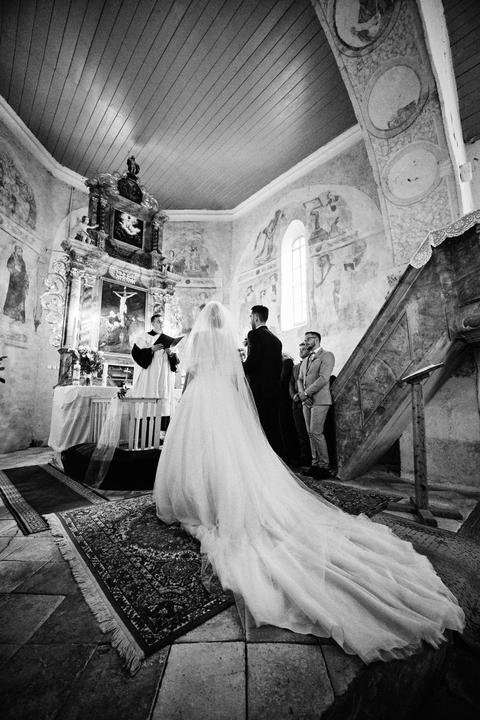 čiernobiele svadobné fotografie
