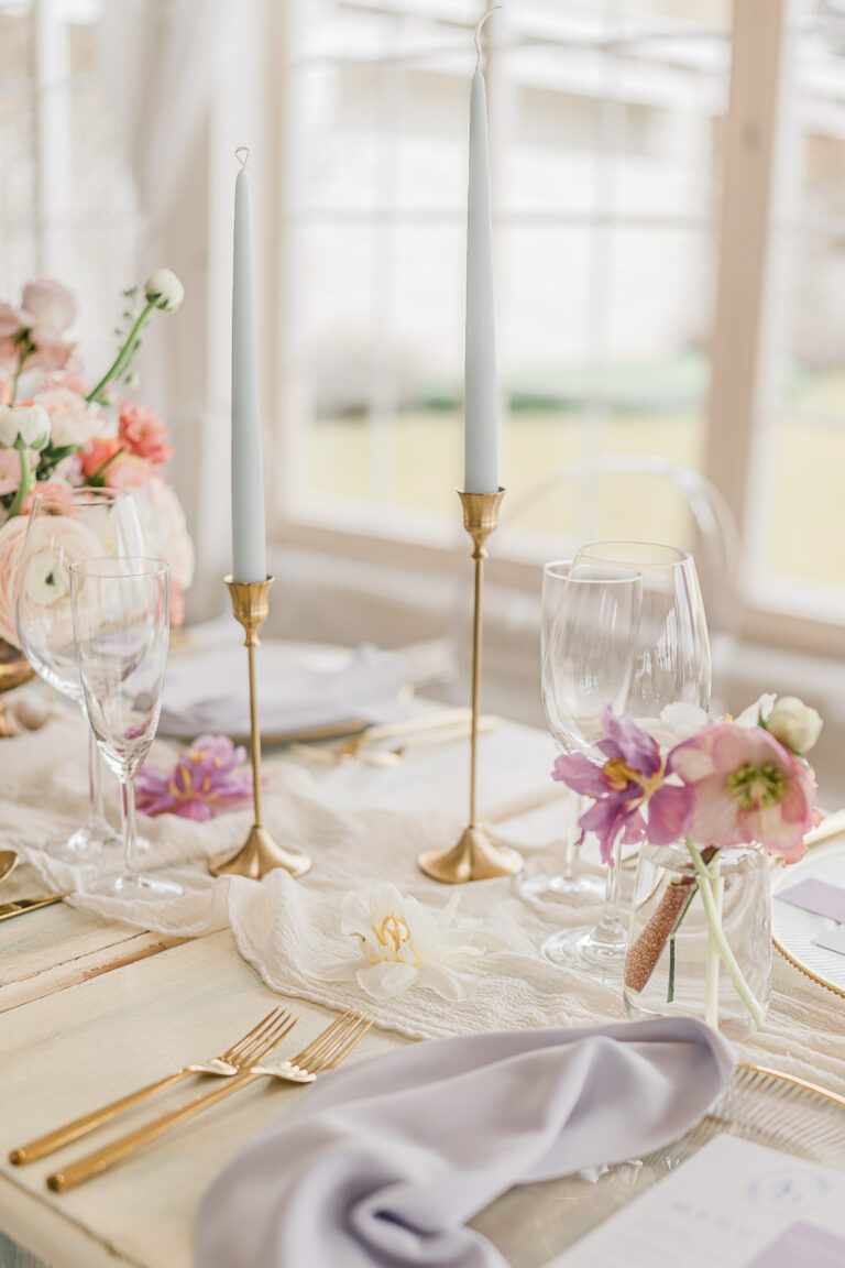 pastelové svadobné stolovanie 